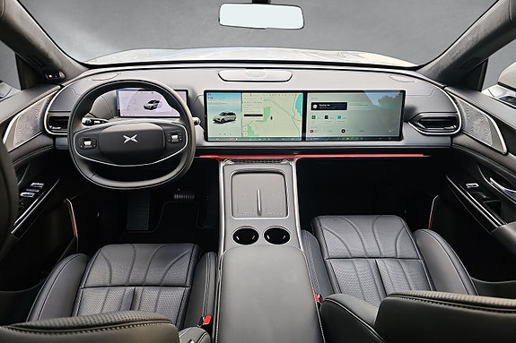 XPeng G9 11 of 15