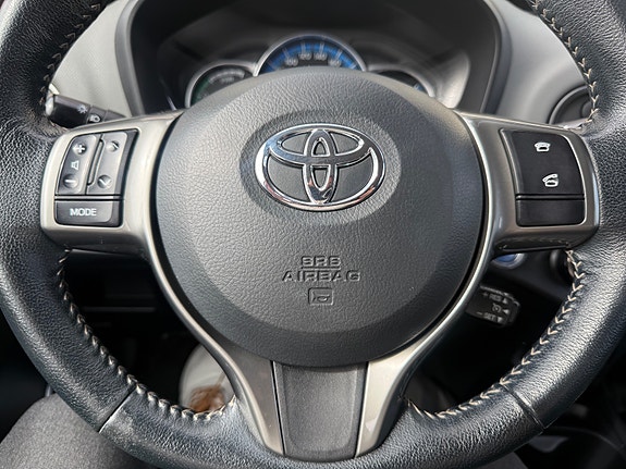 Toyota Yaris 10 of 29