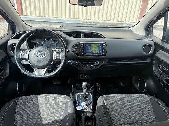 Toyota Yaris 25 of 29