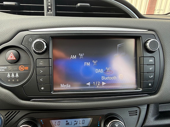 Toyota Yaris 15 of 29