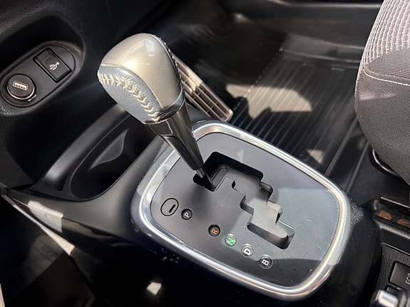 Toyota Yaris 19 of 29