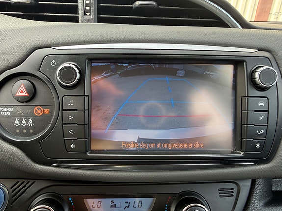 Toyota Yaris 17 of 29