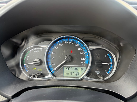 Toyota Yaris 9 of 29