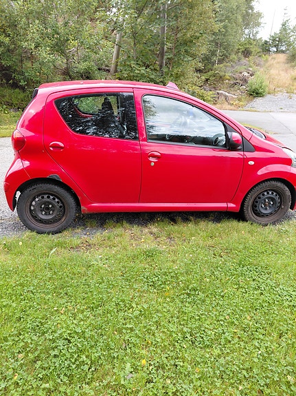Toyota Aygo 4 of 8