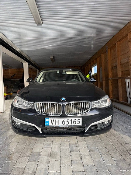 BMW 320i 5 of 15