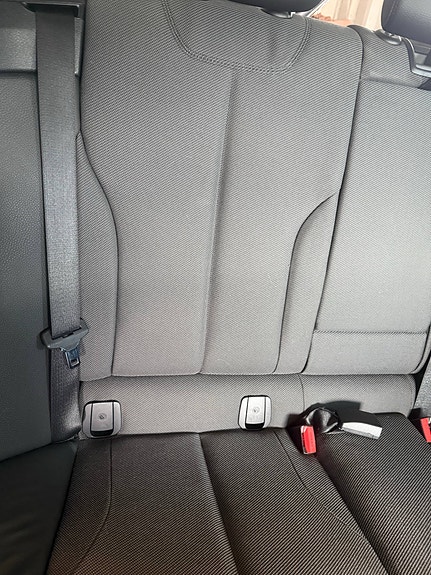 BMW 320i 14 of 15