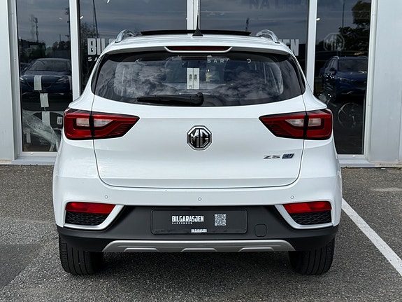 MG ZS EV 9 of 27