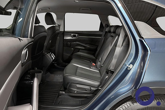 Kia Sorento 12 of 27