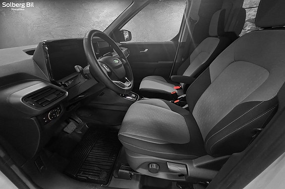 Ford Transit Courier 10 of 21