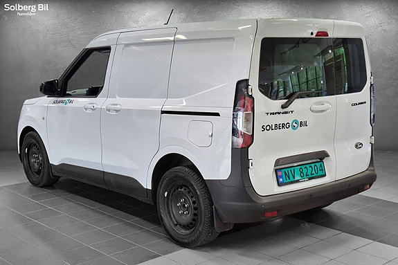 Ford Transit Courier 4 of 21