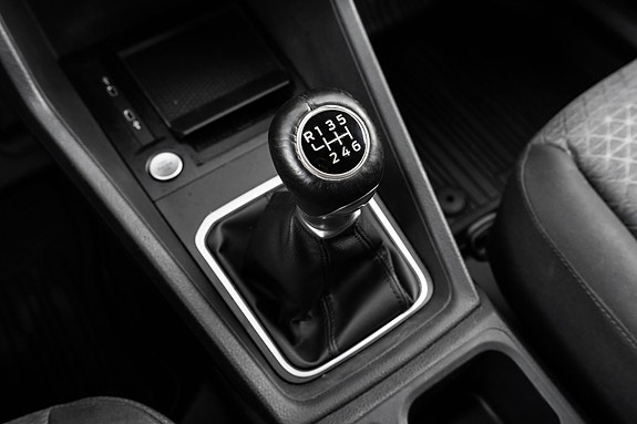 Ford Transit Connect 15 of 27