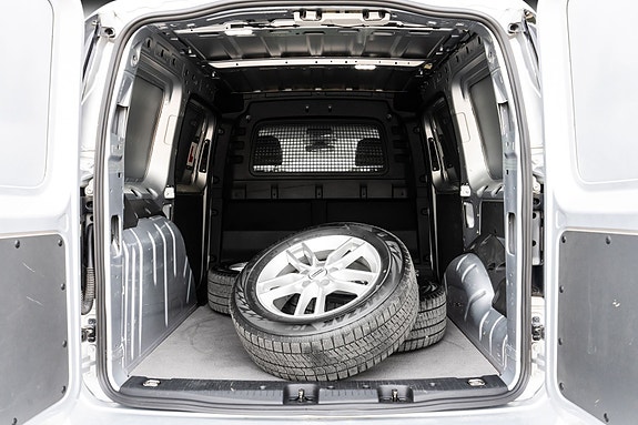 Ford Transit Connect 24 of 27