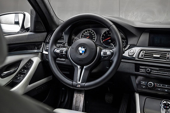 BMW M5 28 of 30