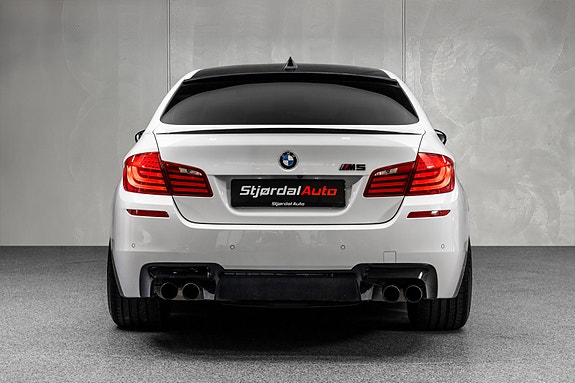 BMW M5 8 of 30