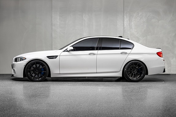 BMW M5 4 of 30