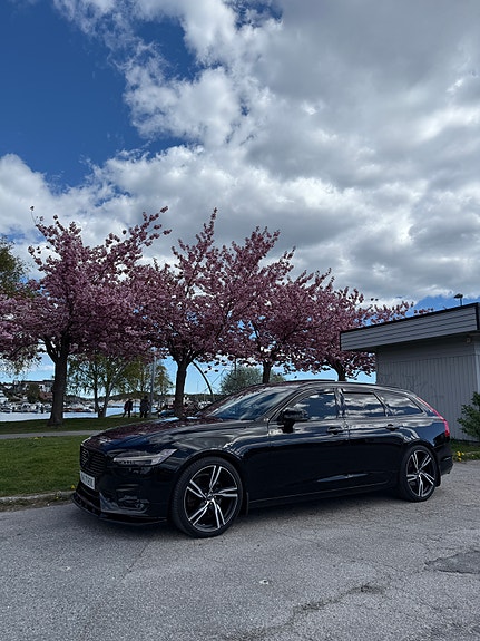 Volvo V90 2 of 22