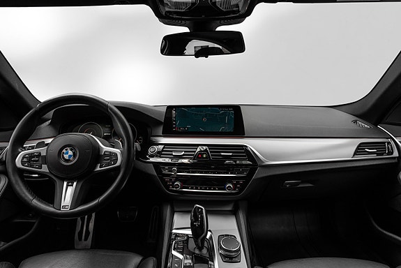 BMW 530e 15 of 30