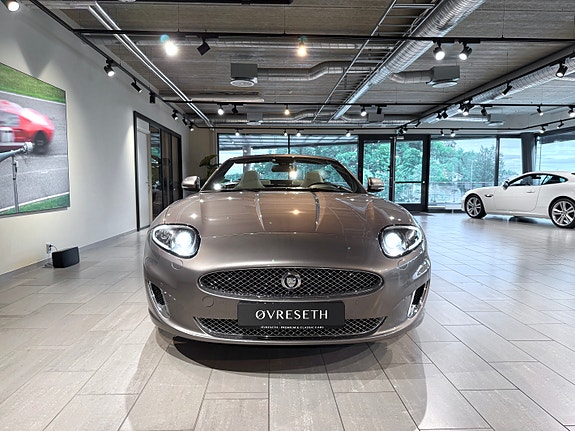 Jaguar XK 8 of 24
