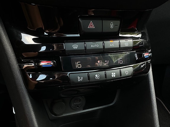 Peugeot 208 20 of 30