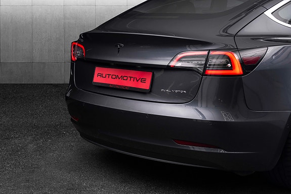 Tesla Model 3 8 of 27