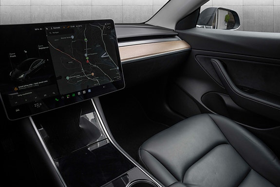 Tesla Model 3 10 of 27