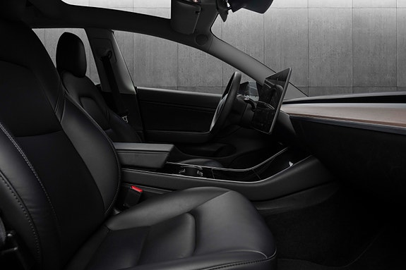 Tesla Model 3 24 of 27