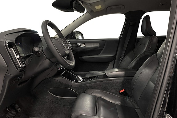 Volvo XC40 6 of 15