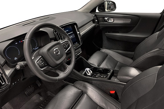 Volvo XC40 7 of 15