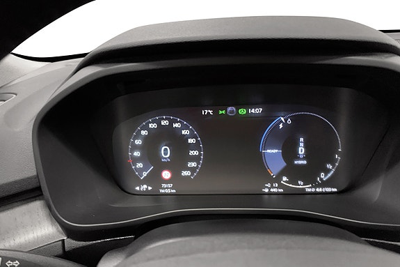 Volvo XC40 8 of 15