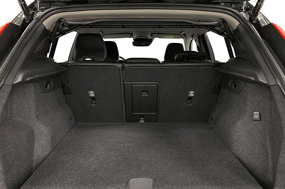 Volvo XC40 13 of 15