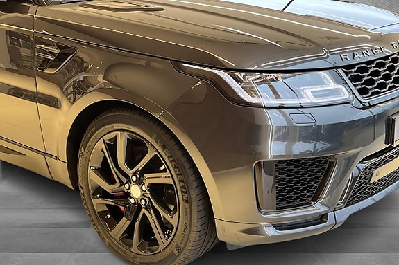 Land Rover Range Rover Sport 14 of 30