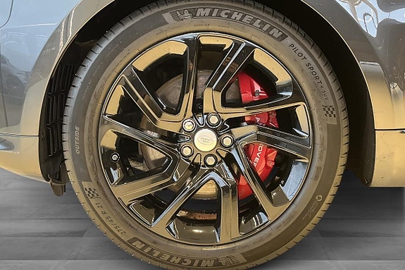 Land Rover Range Rover Sport 17 of 30
