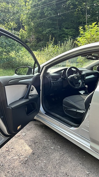 Toyota Avensis 6 of 18