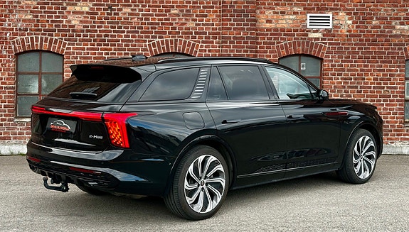 Hongqi E-HS9 5 of 27