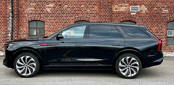 Hongqi E-HS9 6 of 27