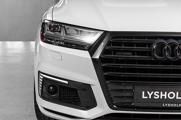 Audi Q7 2 of 30