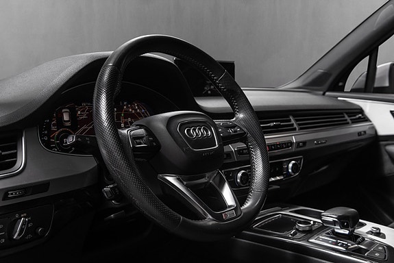 Audi Q7 16 of 30