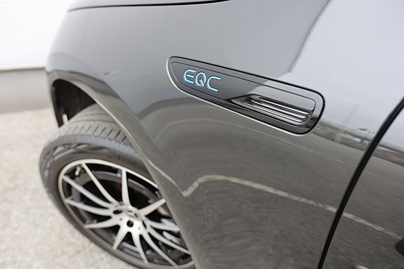Mercedes-Benz EQC400 6 of 30