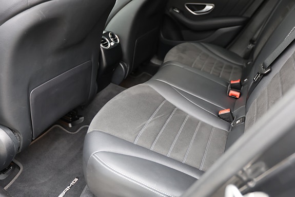 Mercedes-Benz EQC400 21 of 30