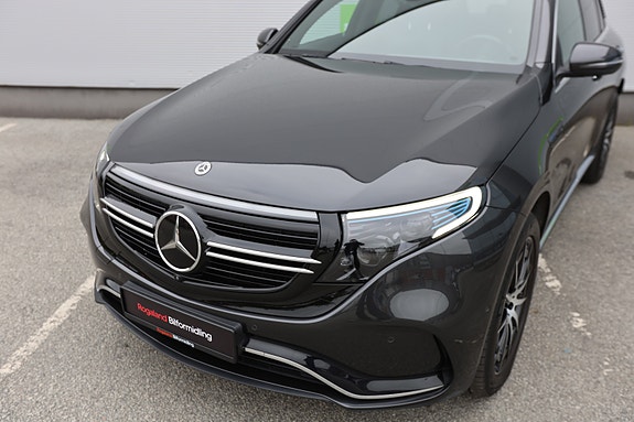 Mercedes-Benz EQC400 2 of 30
