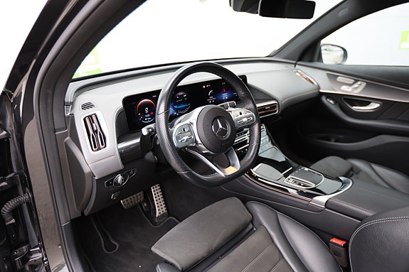 Mercedes-Benz EQC400 16 of 30