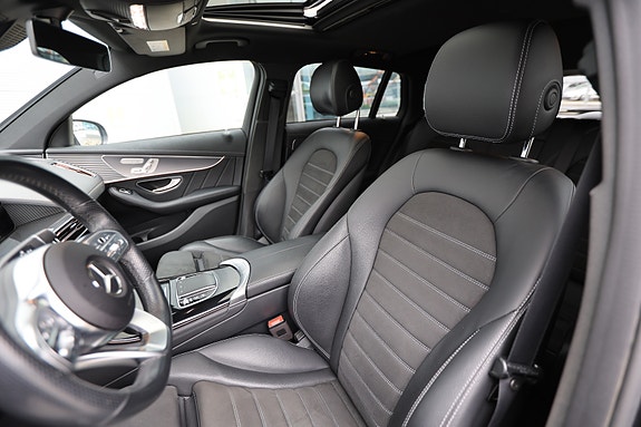 Mercedes-Benz EQC400 14 of 30