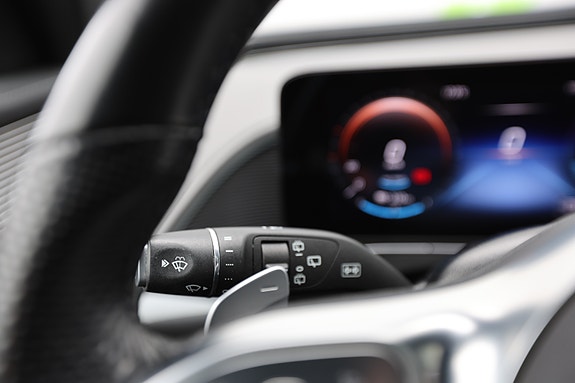 Mercedes-Benz EQC400 26 of 30