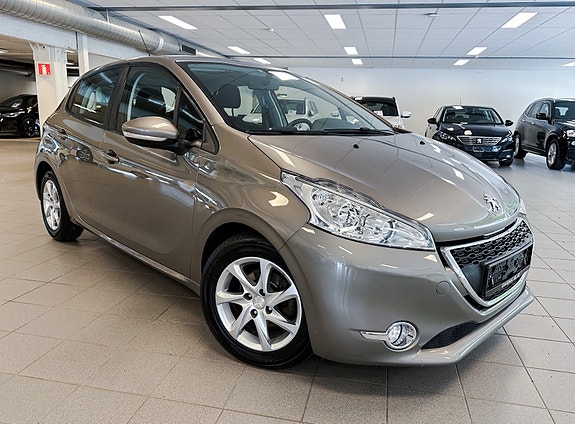 Peugeot 208 3 of 30