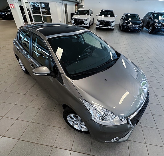 Peugeot 208 2 of 30