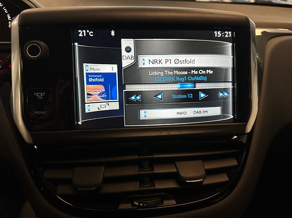 Peugeot 208 23 of 30