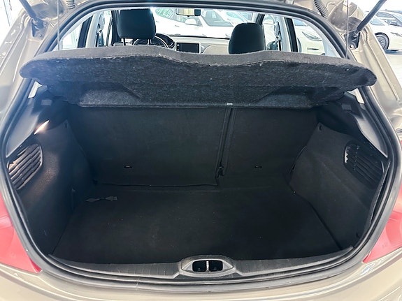 Peugeot 208 8 of 30