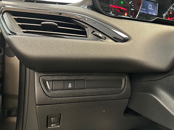 Peugeot 208 29 of 30