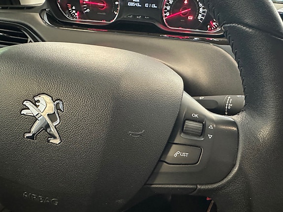 Peugeot 208 14 of 30