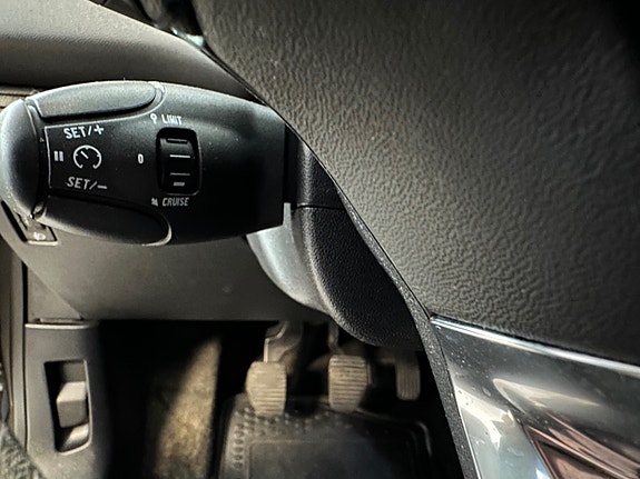 Peugeot 208 13 of 30